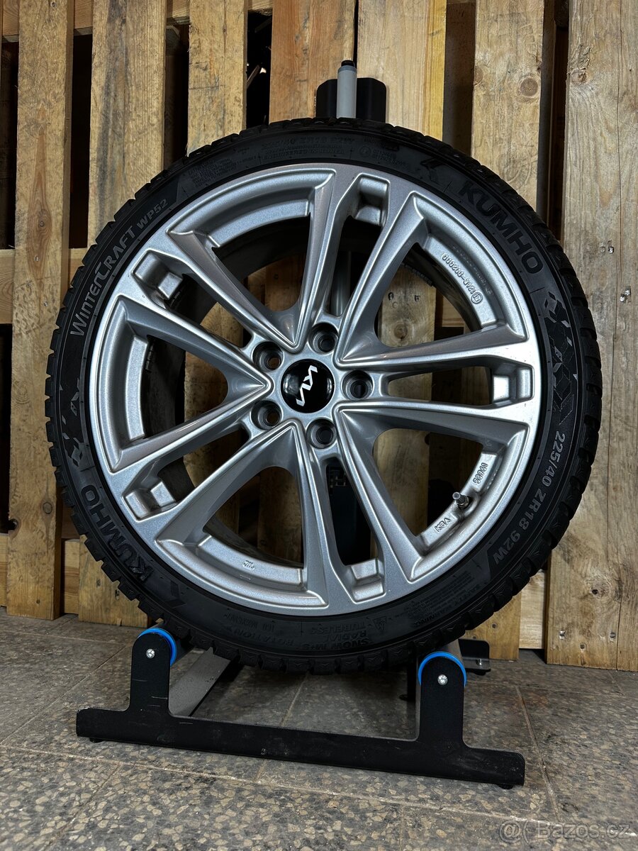Alu kola 5x114.3 r18 s pneu (zr75)