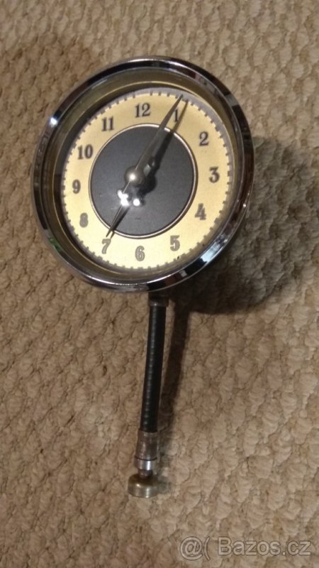 Auto hodiny Ford Taunus Buckel