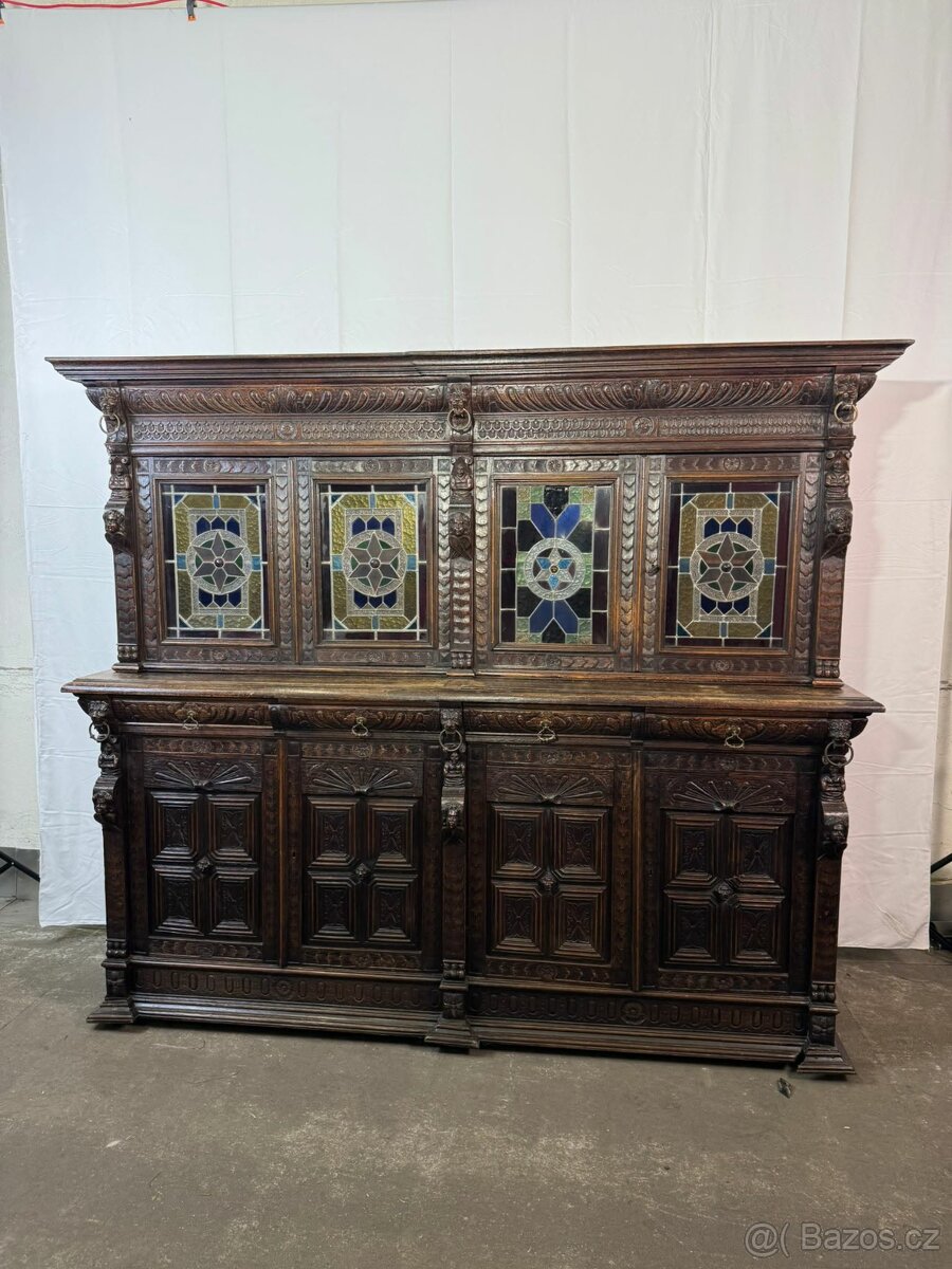 Monumentální příborník (135047)