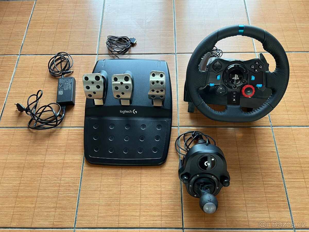 VOLANT Logitech G29 Driving Force + pedály + řadící páka