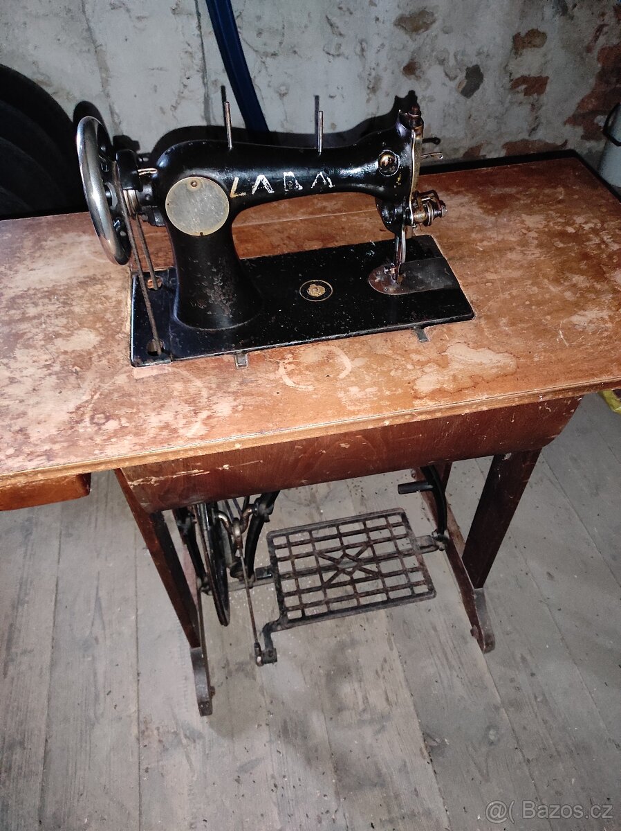 Šici stroj Lada