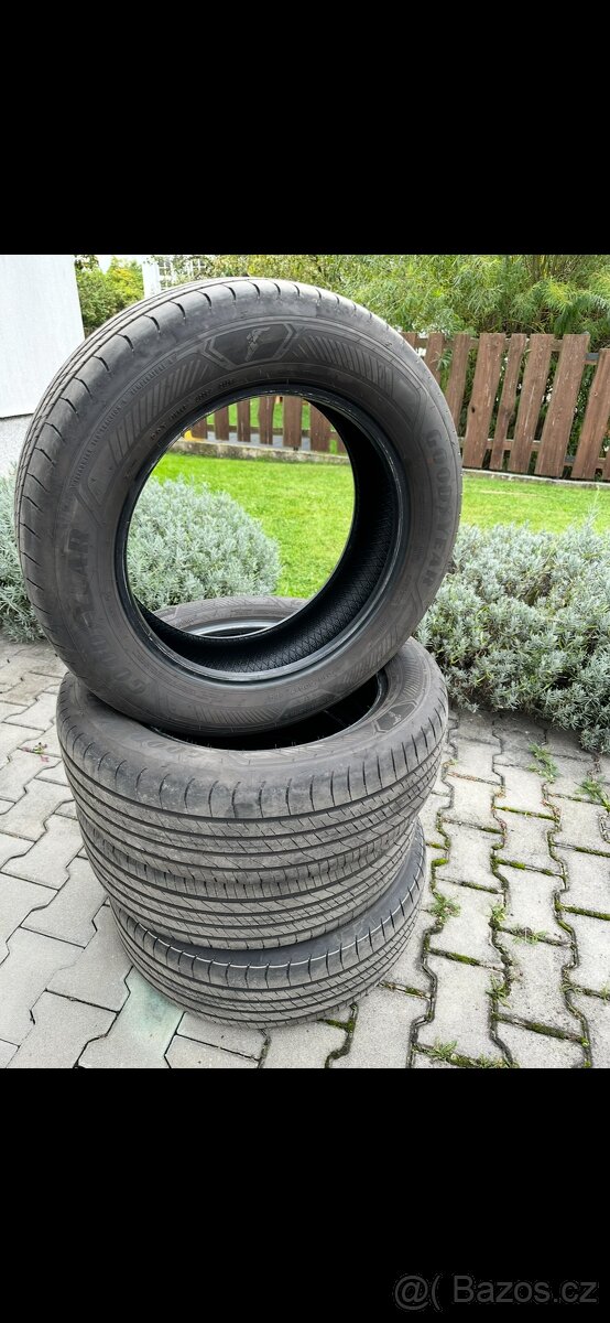 Letní pneu Goodyear Efficientgrip 2 SUV 215/60 R17