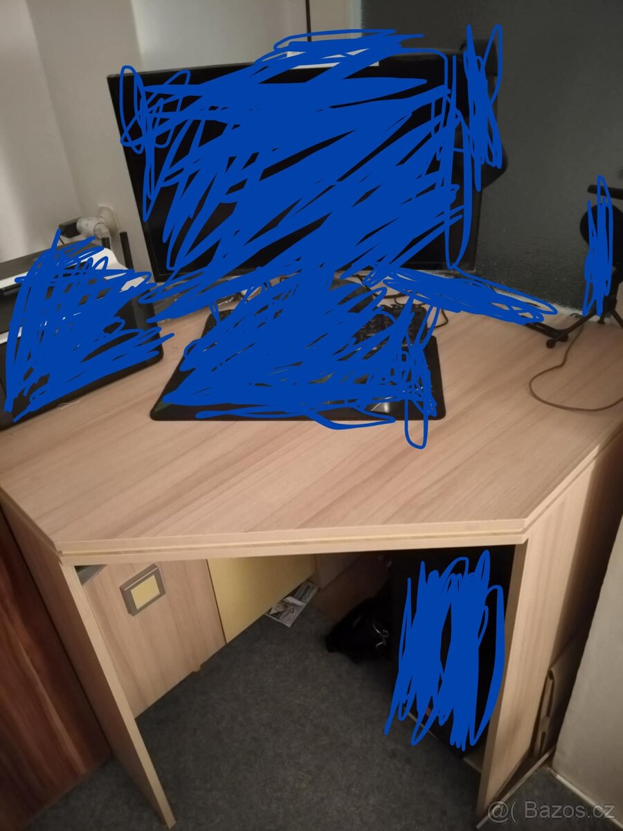 Rohový psací stůl