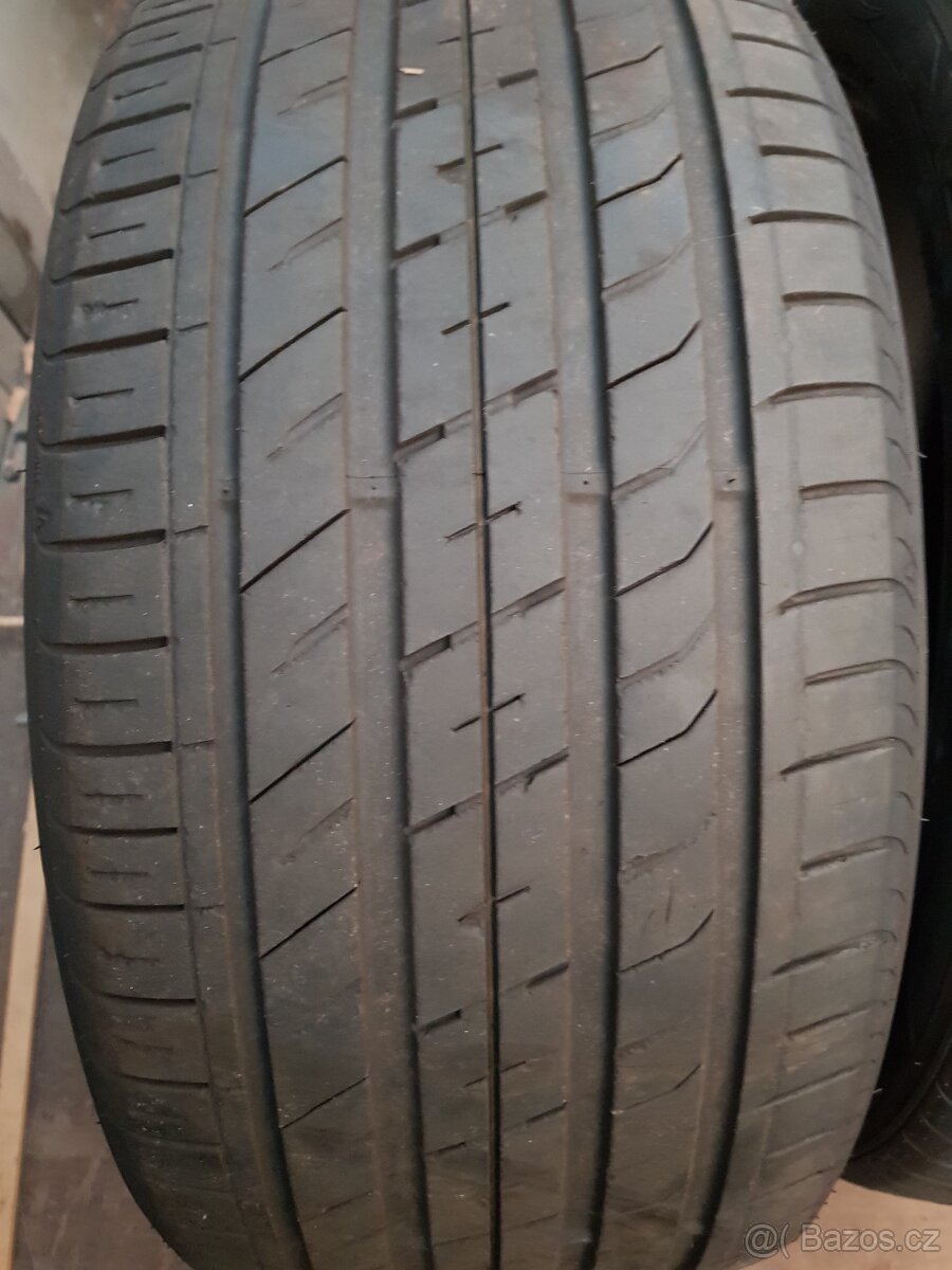 2x letni pneu Nexen 275/40/19