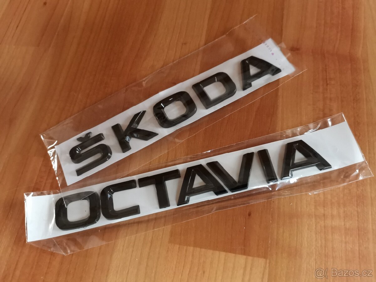 Černý napis škoda + octavia