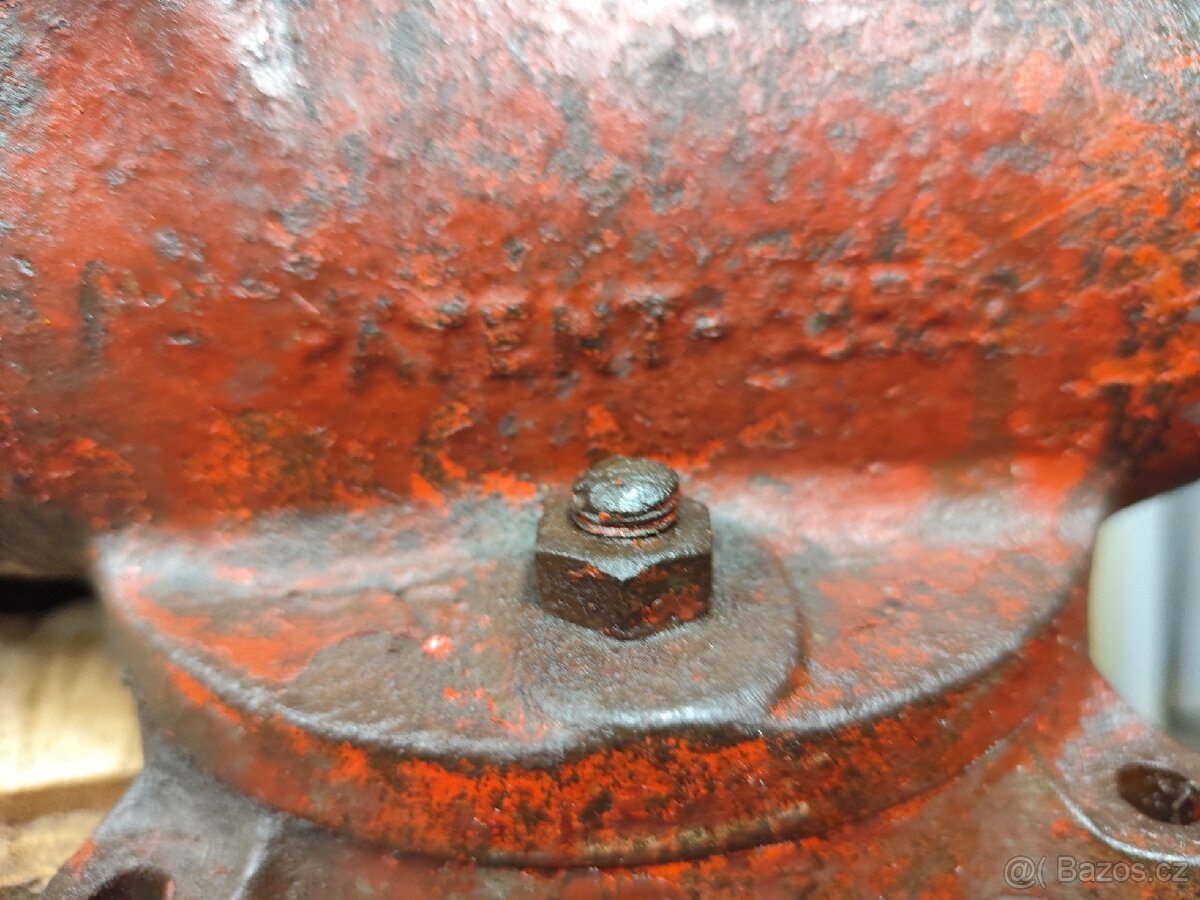 Svěrák York 125