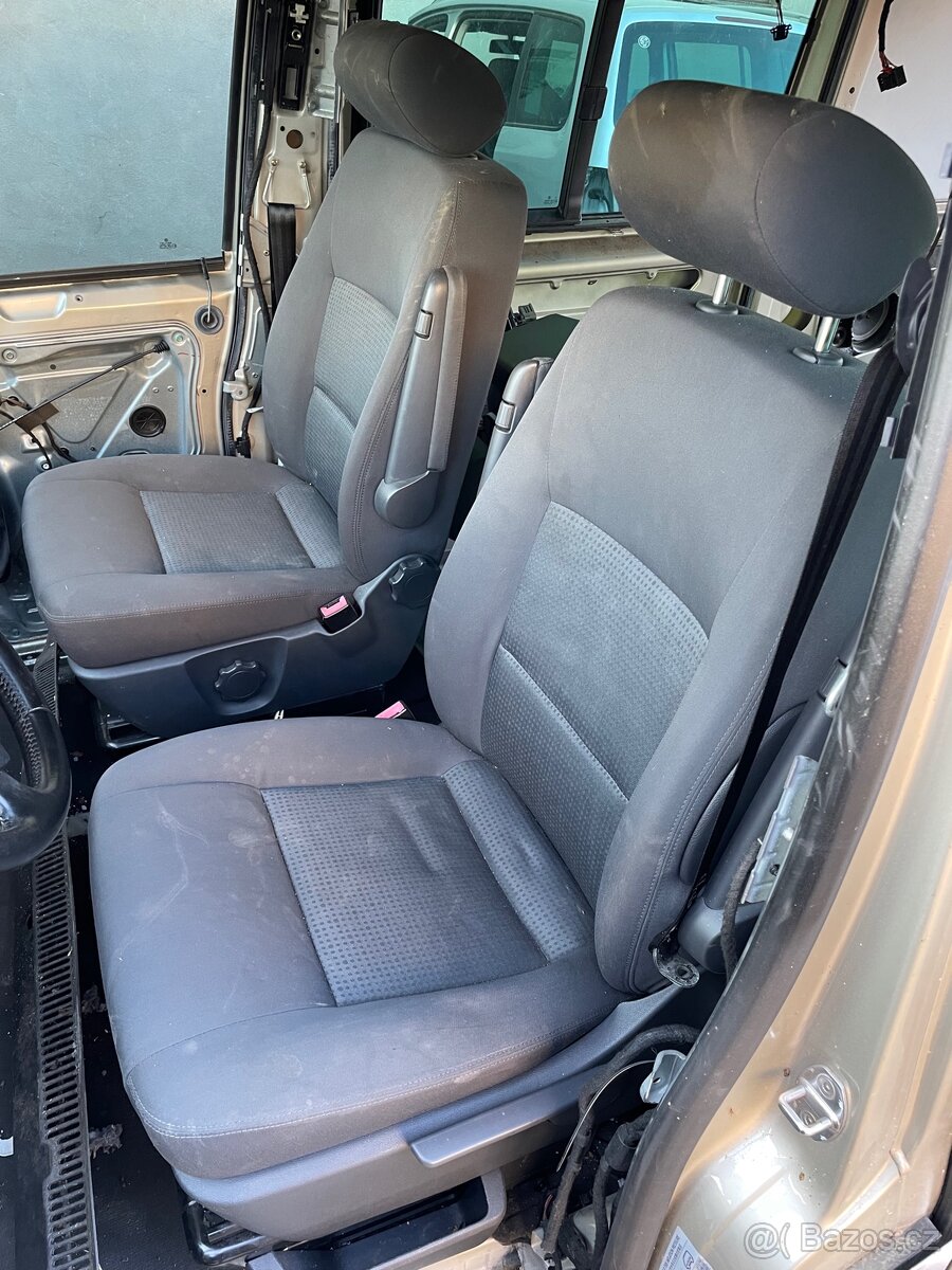 Přední pilotní sedadla VW MULTIVAN T5