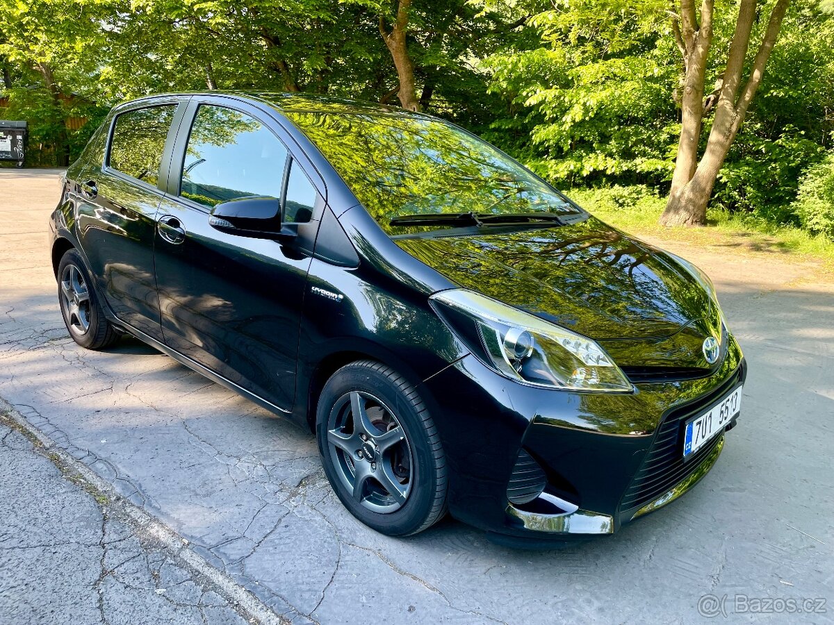 TOYOTA YARIS 1.5,rv 2012 55kW Hybrid AUTOMAT