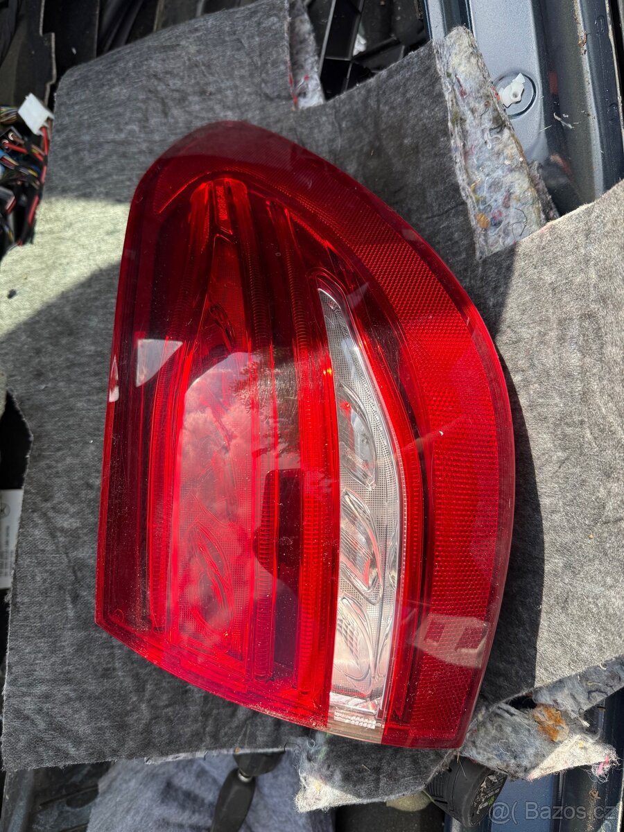 zadní světla Mercedes w205 KOMBI s205