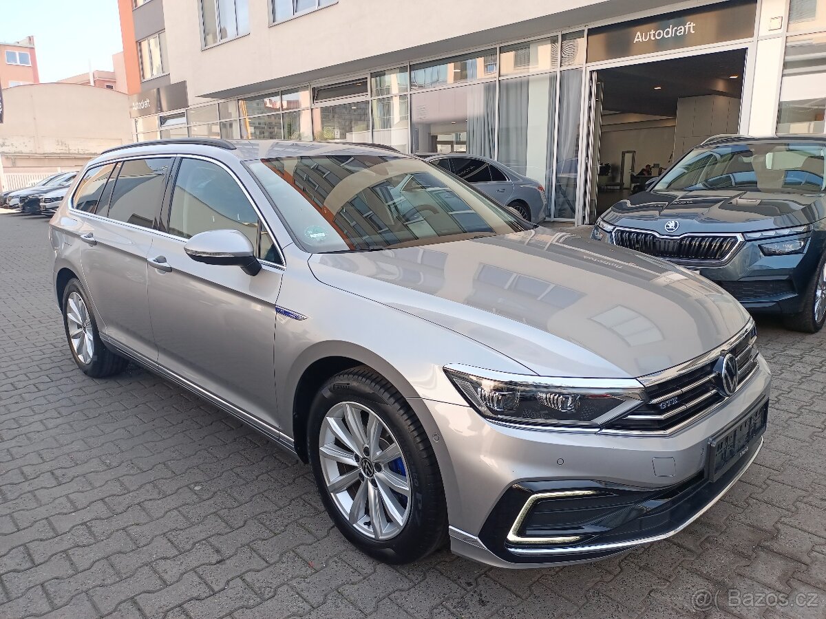 VW Passat B8 GTE Variant 1.4eTSI 160kW DSG 109tkm Matrix ACC