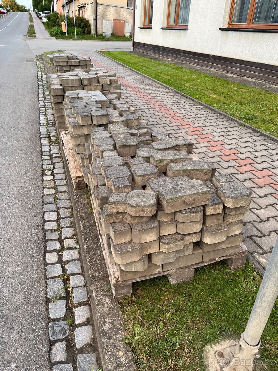 Zámková dlažba