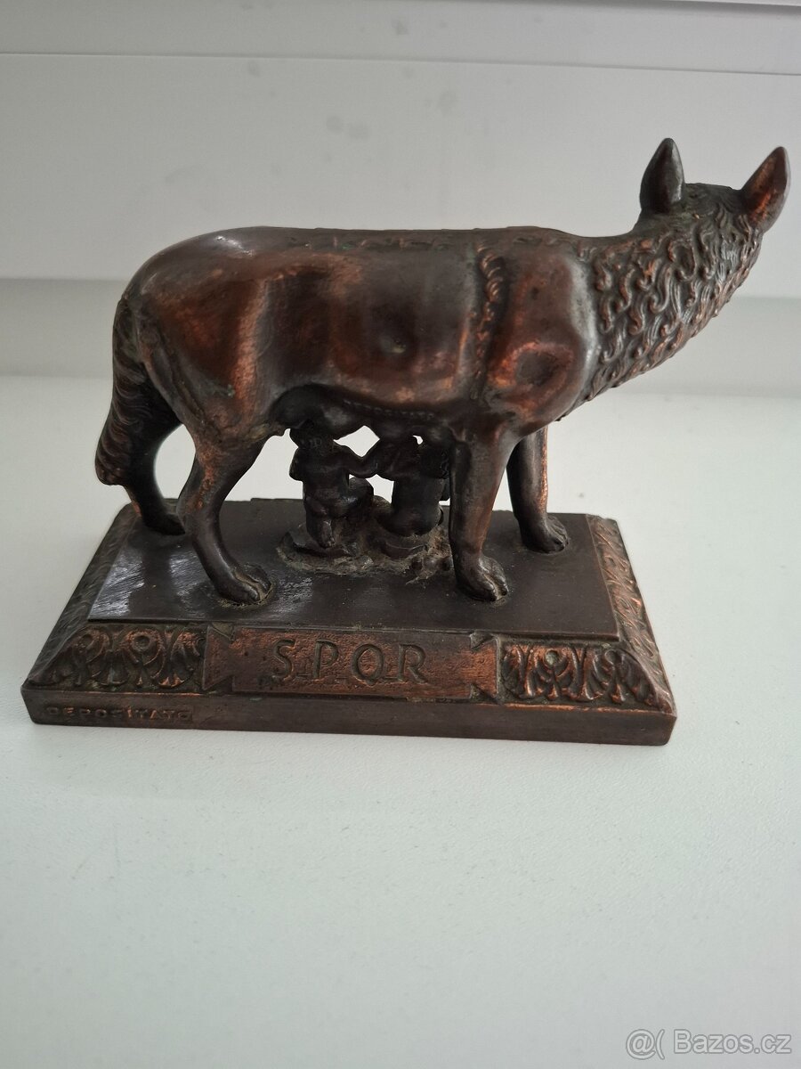 Soška vlčice romulus a remus