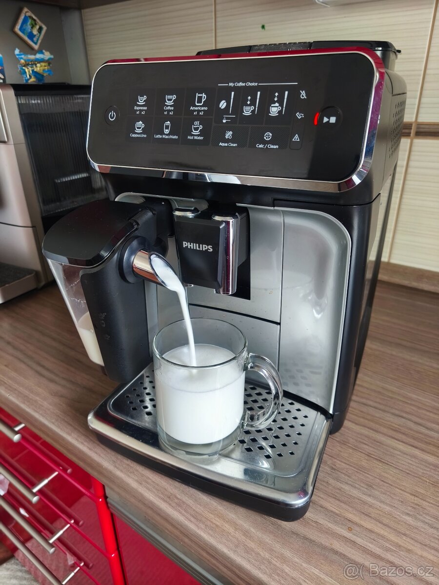 Automatický kávovar Philips Series 3200 LatteGo EP 324670