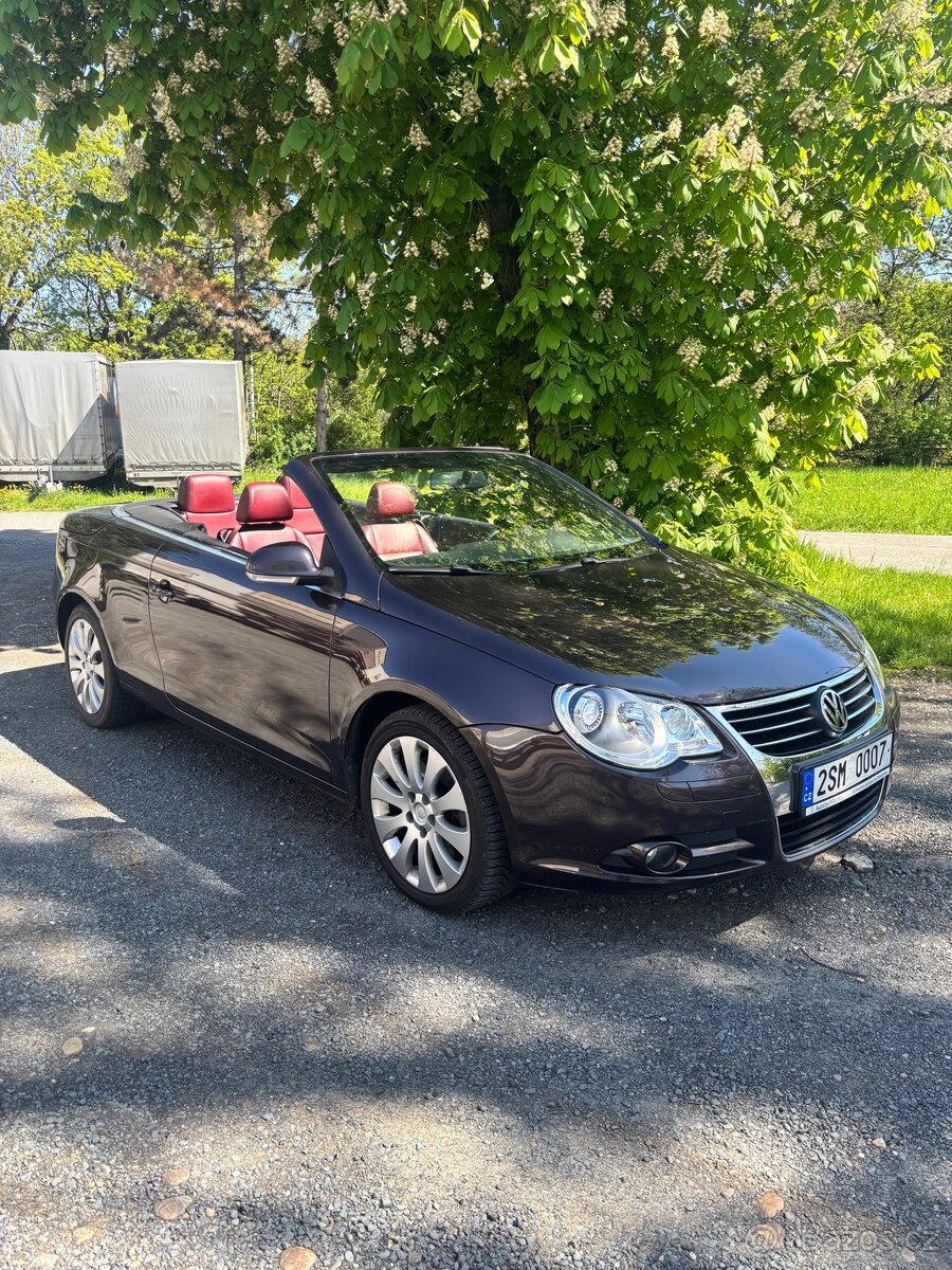 Volkswagen EOS DSG cabrio automat Malý nájezd