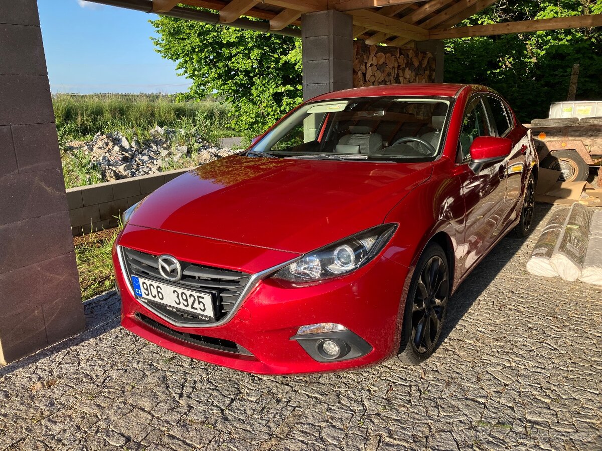 Mazda 3 Skyactive 2.0 benzín, 2015, 124 tkm