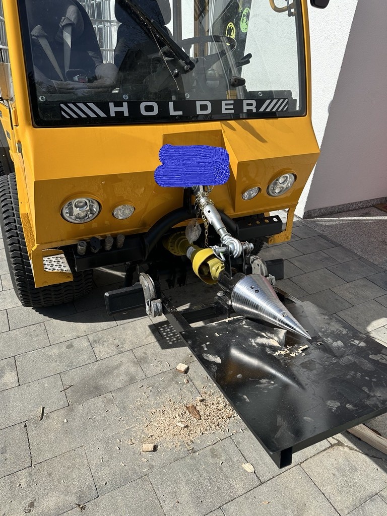 Kuželová štípačka na dřevo za traktor se stolem 150mm