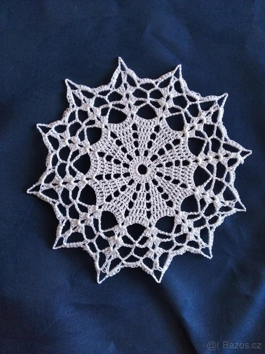 Ručně háčkované dečky 20 cm