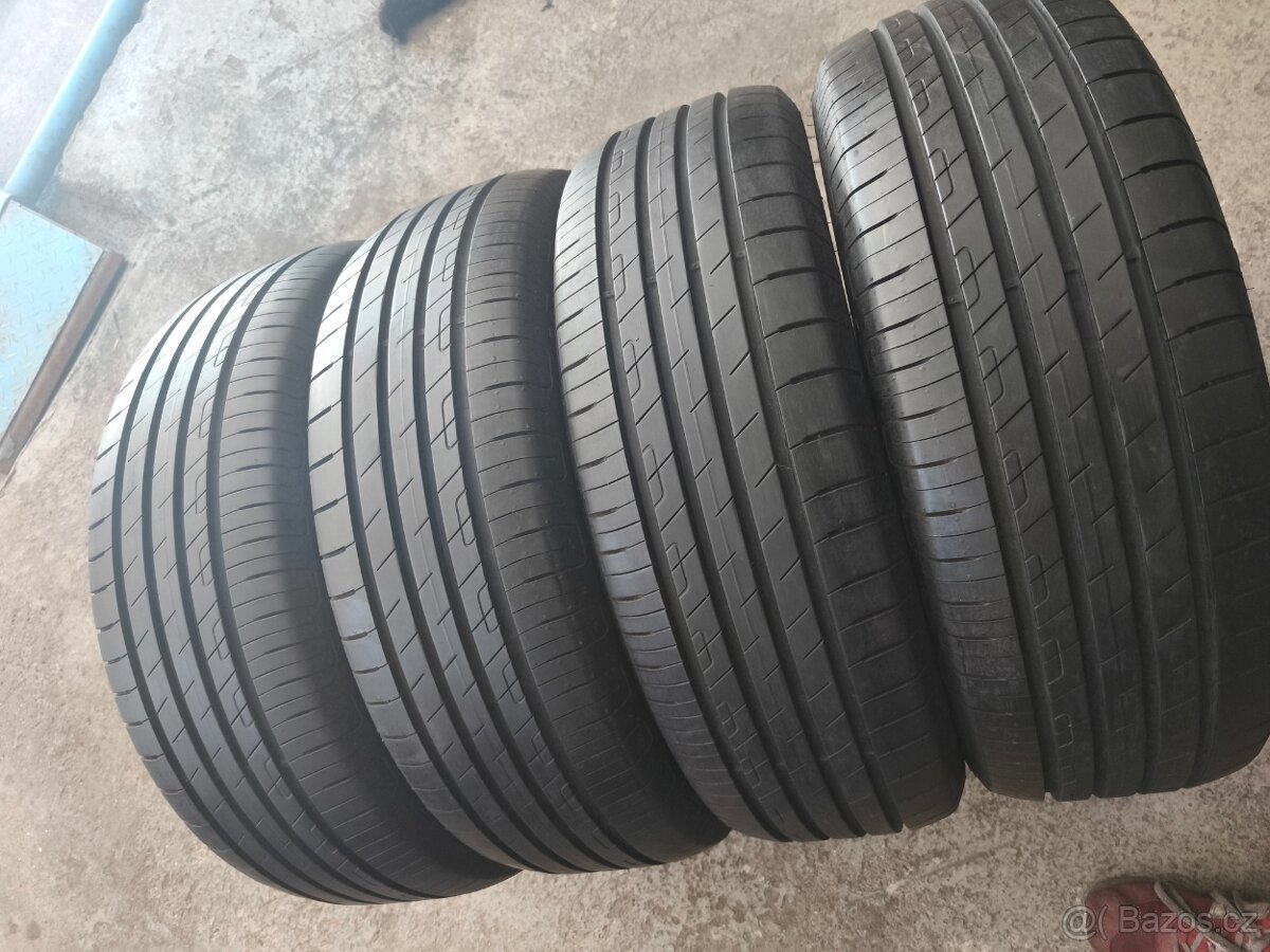 215/60/17