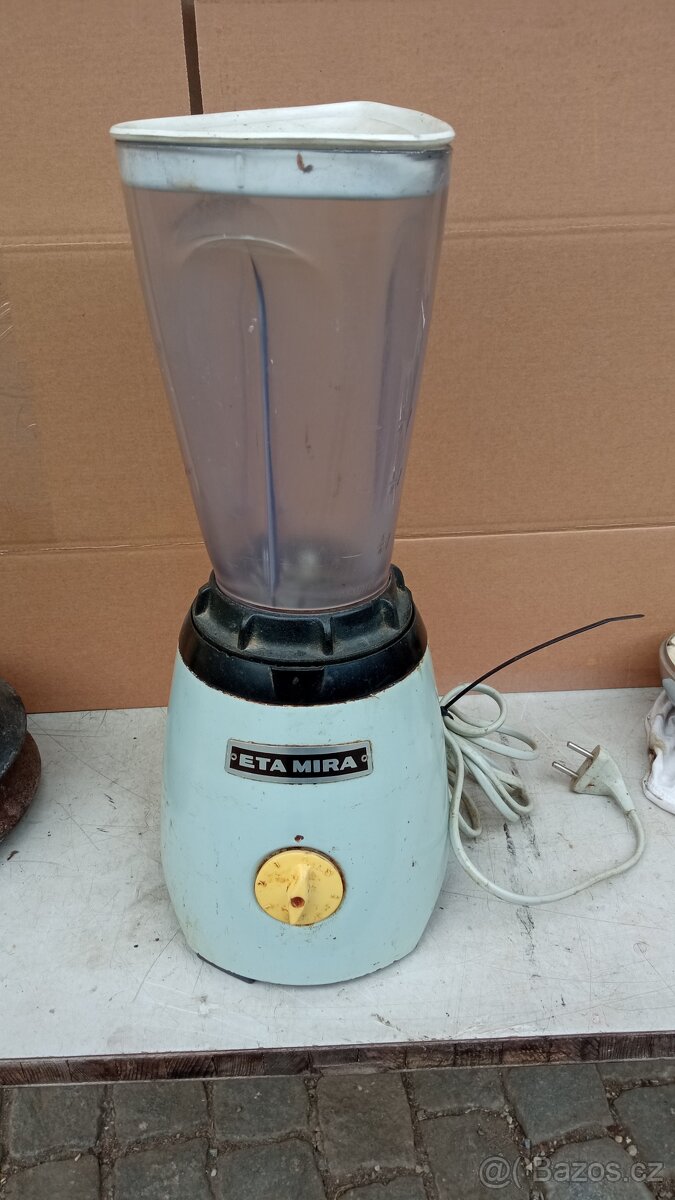 2 x Mixér ETA Mira. Hnědý a modrý. 60 léta