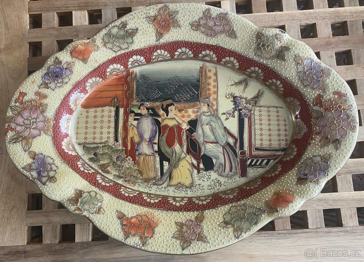 Japonský oválný talíř – ručně malovaný, 19./20.s - 40x29