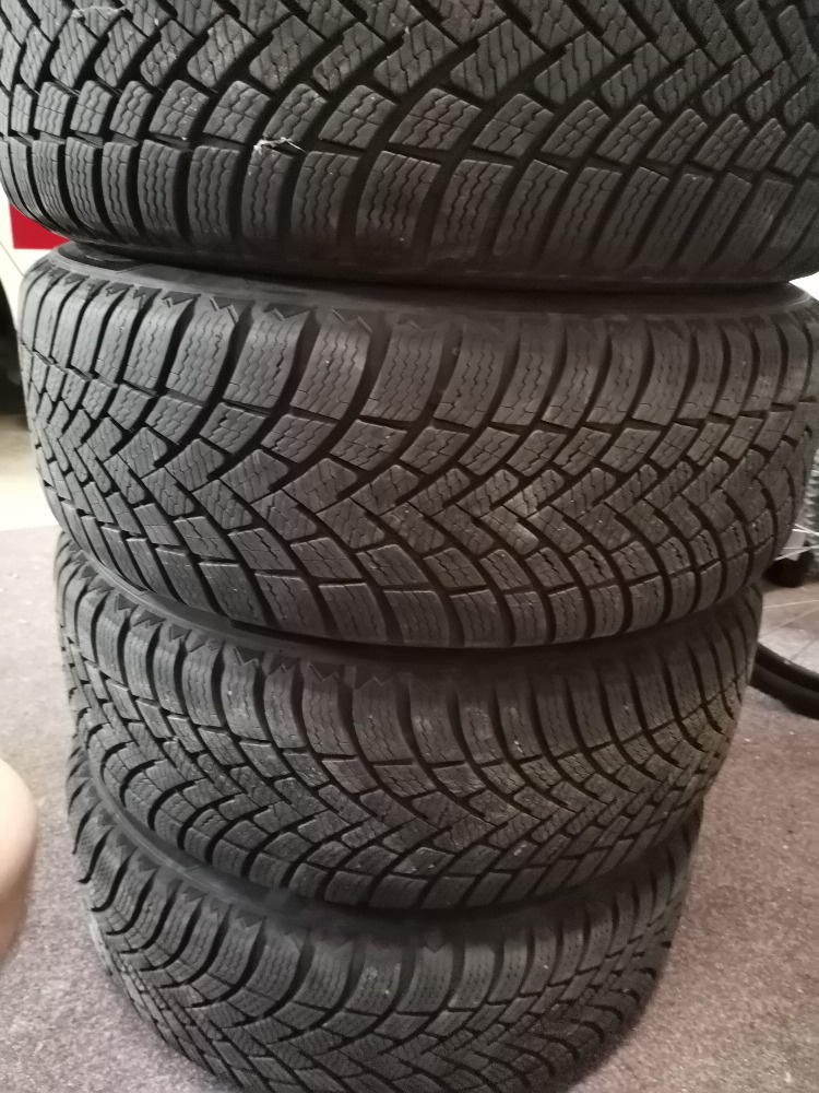 BARUM POLARIS 6 205/55 R 16 + disky (Ford Focus)