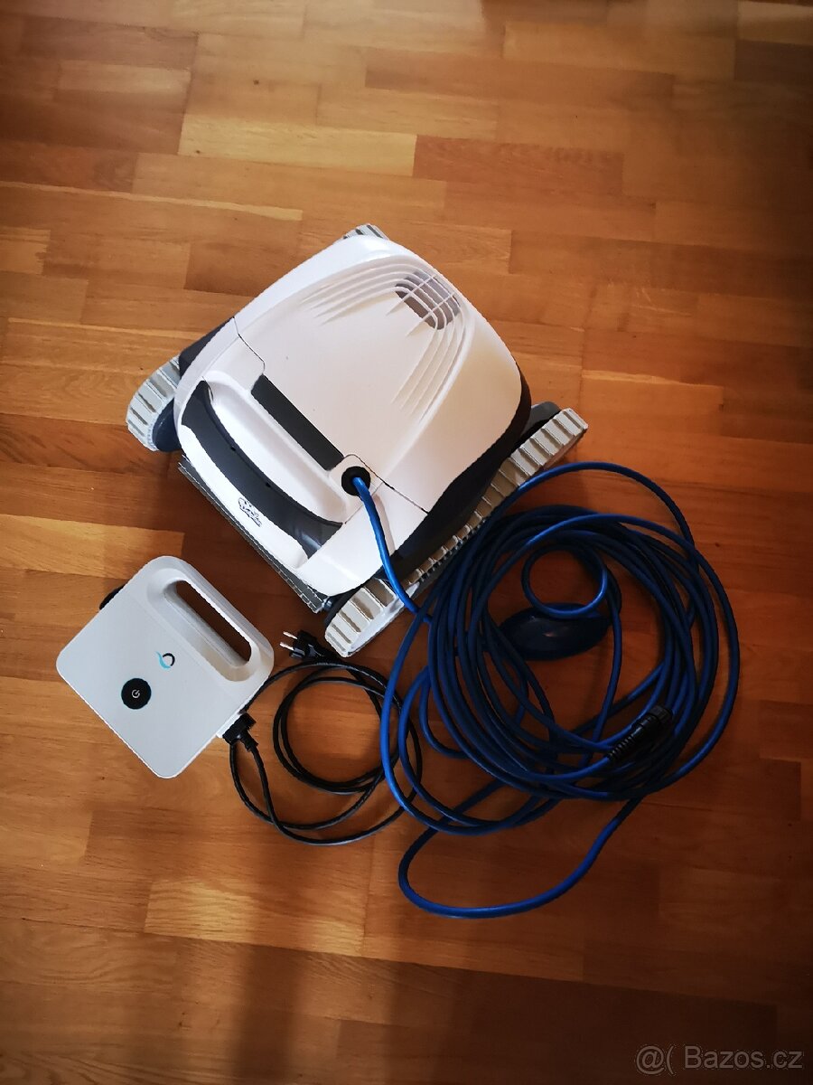Automatický bazénový vysavač Dolphin E10