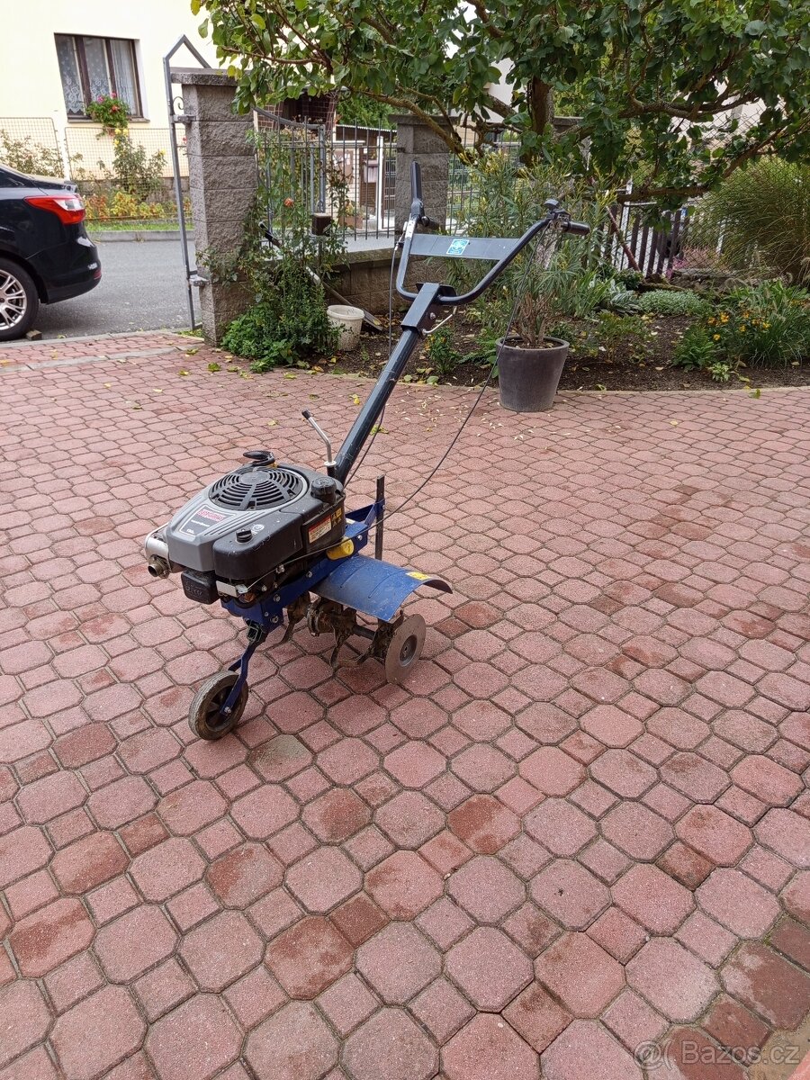 Benzínový kultivátor šíře 60 cm