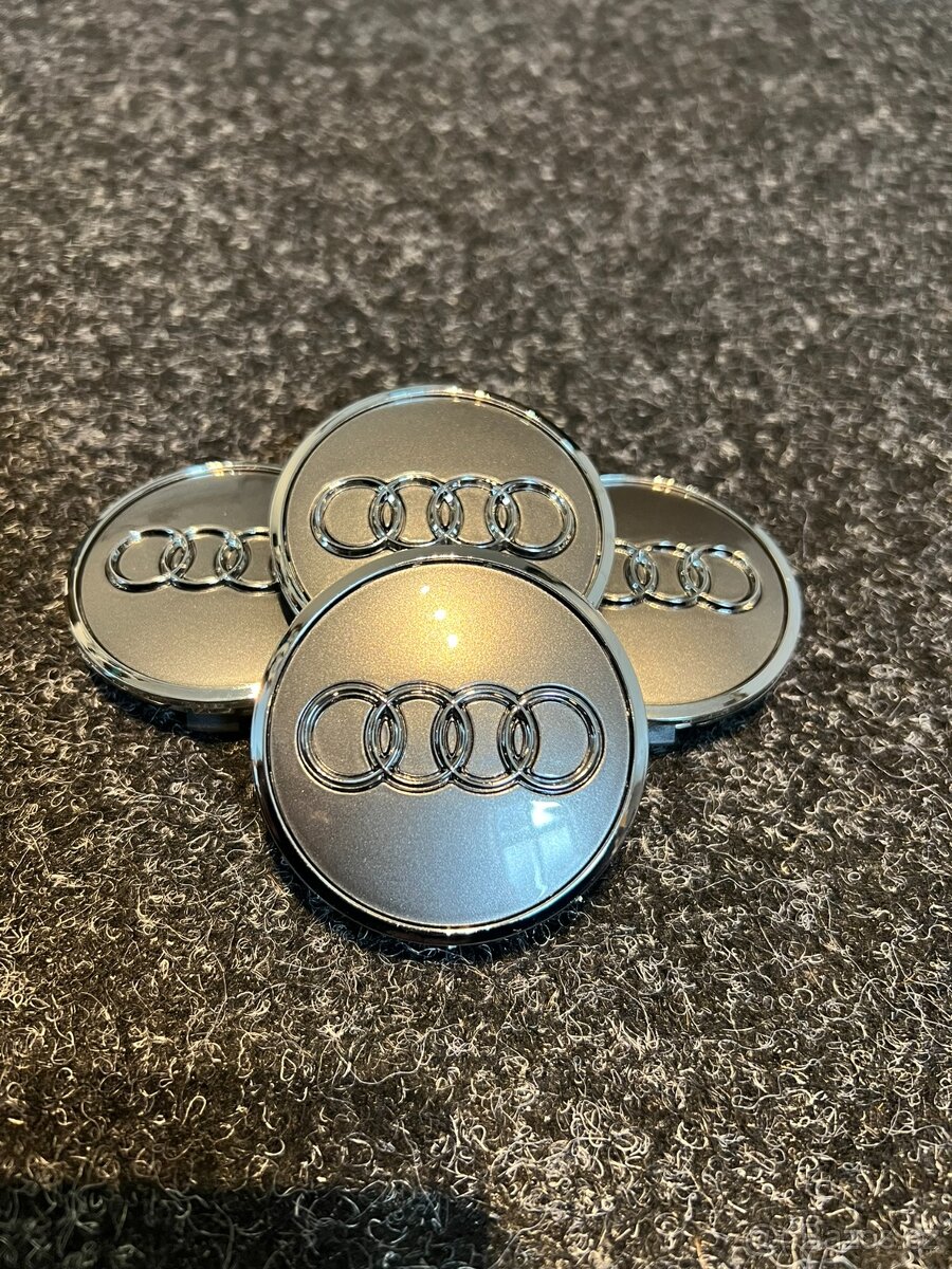 Středové krytky Audi 61mm šedé