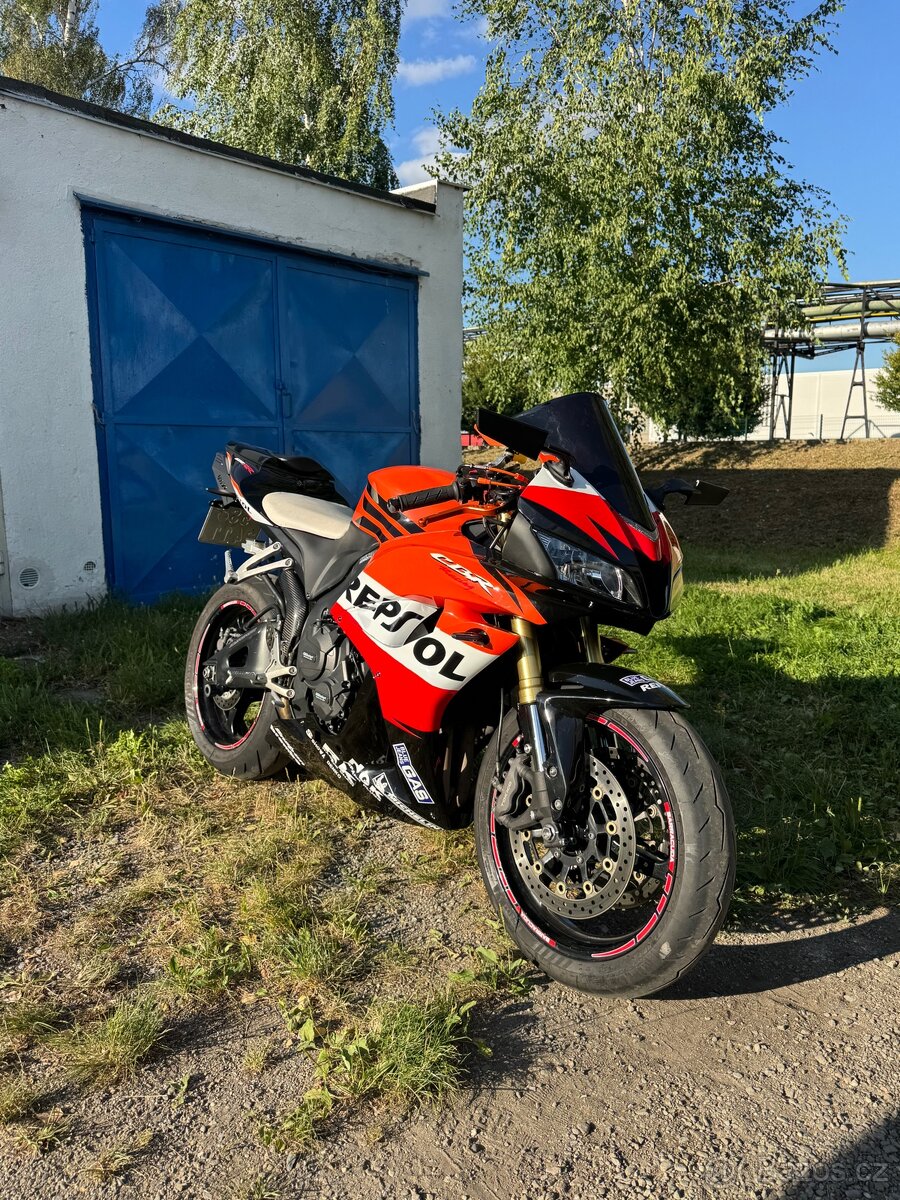 Honda cbr 600rr pc40