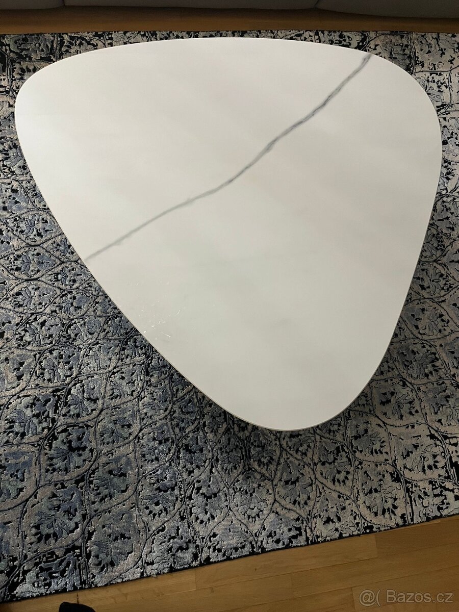 Konferenční stůl NATUZZI