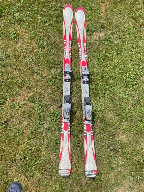 Sjezdové dámské lyže K2