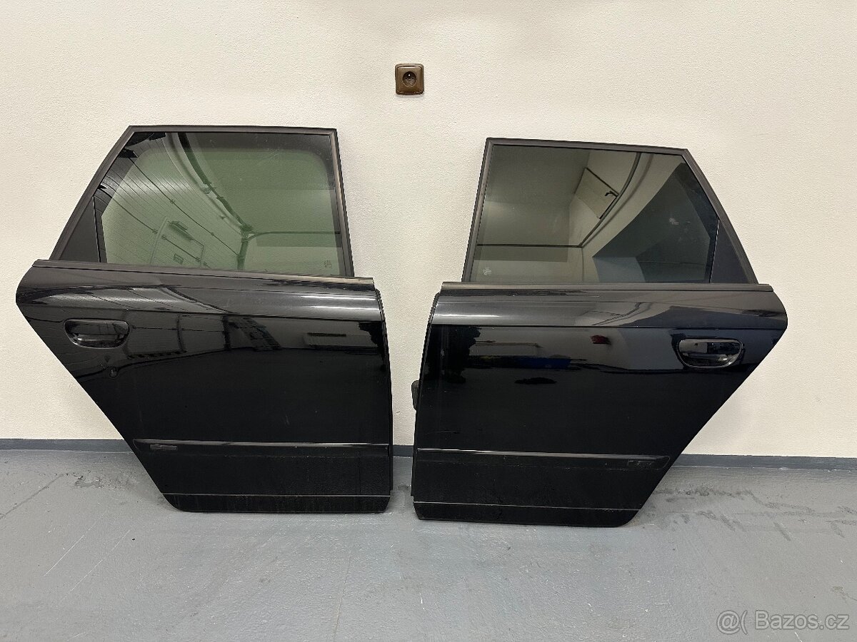 Audi A4 B7 B6 zadní boční dveře barva LZ9Y