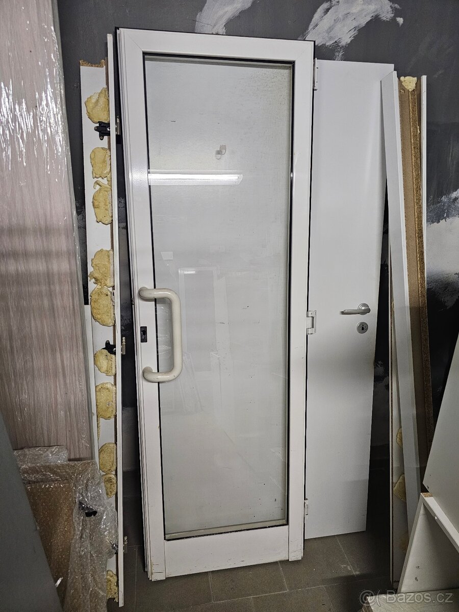 Dvoukřídlé prosklené interiérové dveře