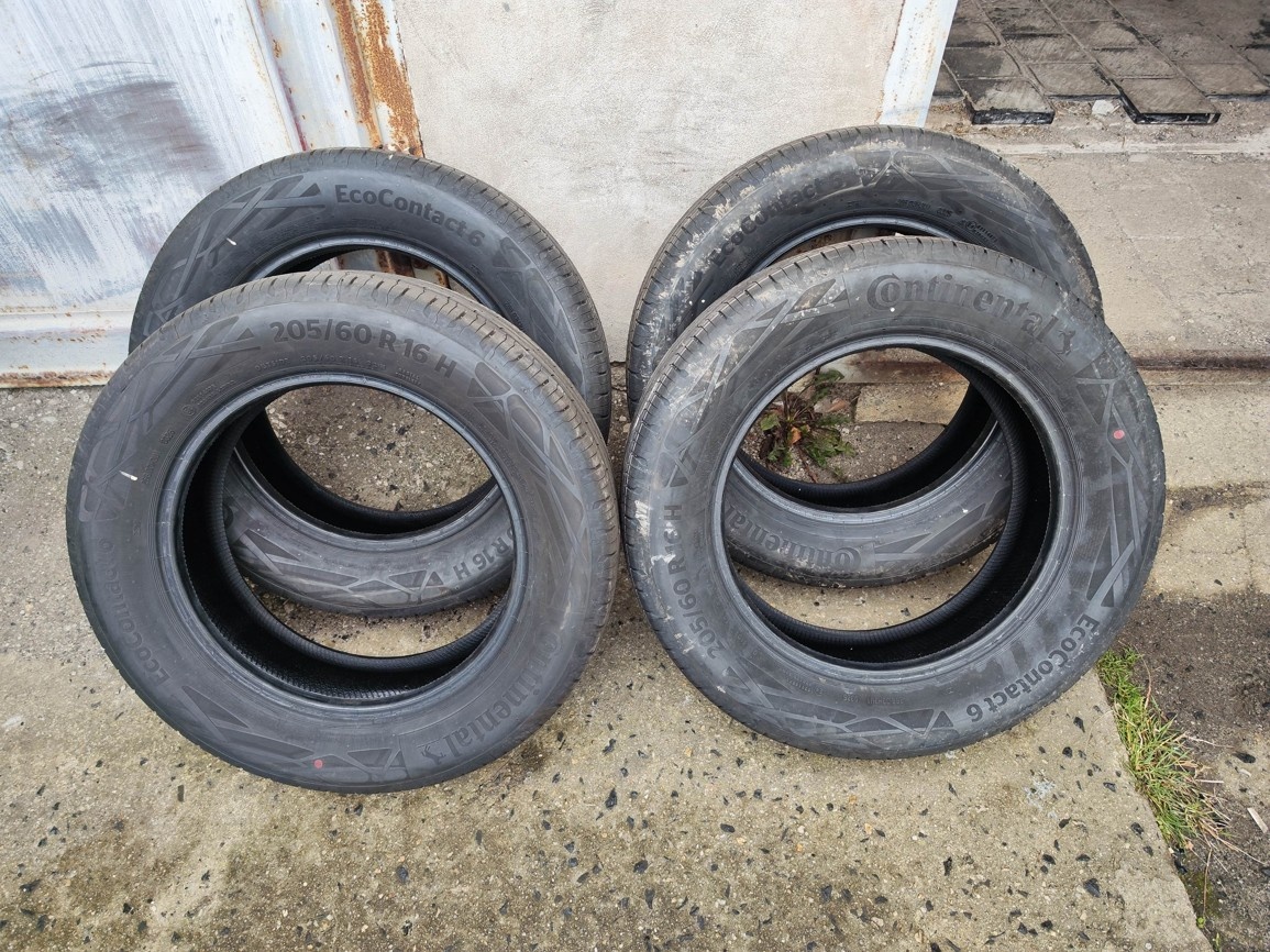 16"zánovní letní pneu Continental 205/60/16 4ks=4400Kč