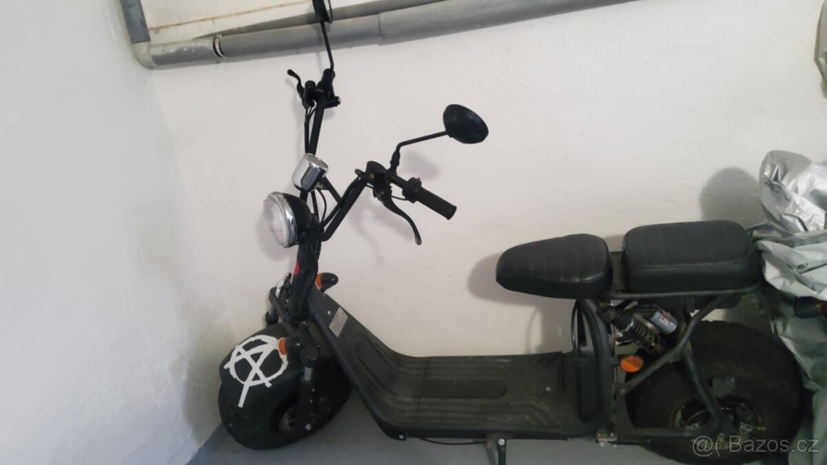 Elektrický scooter MADEMOTO