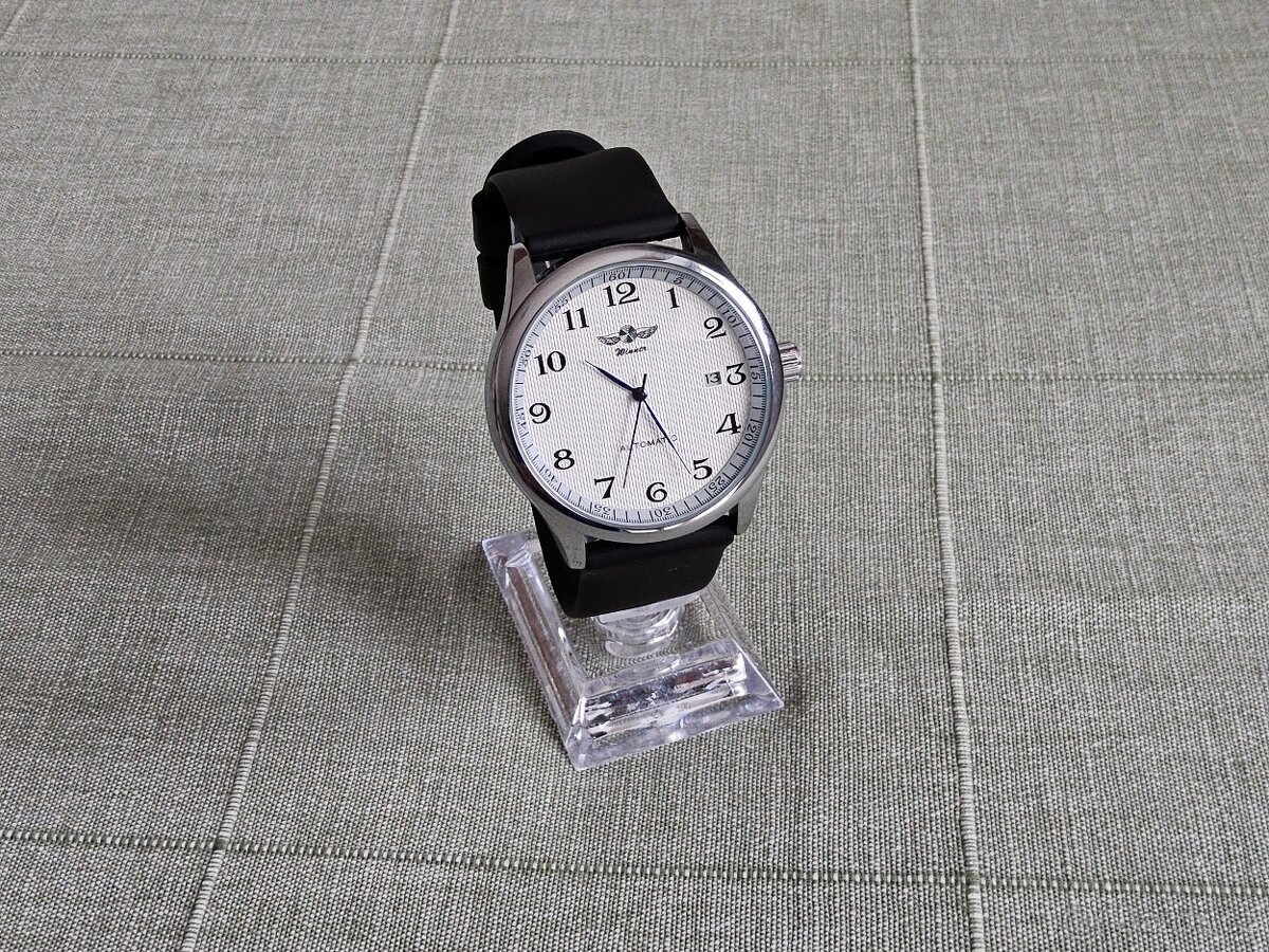 Mechanické automatické pánské hodinky.