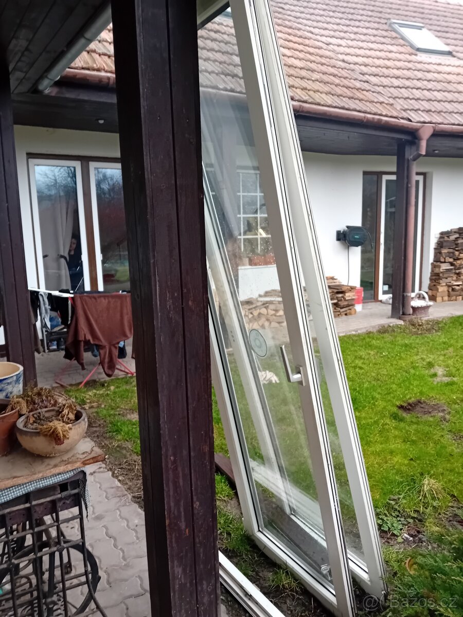 Plastové  francouzské dveře  okna bez ramu