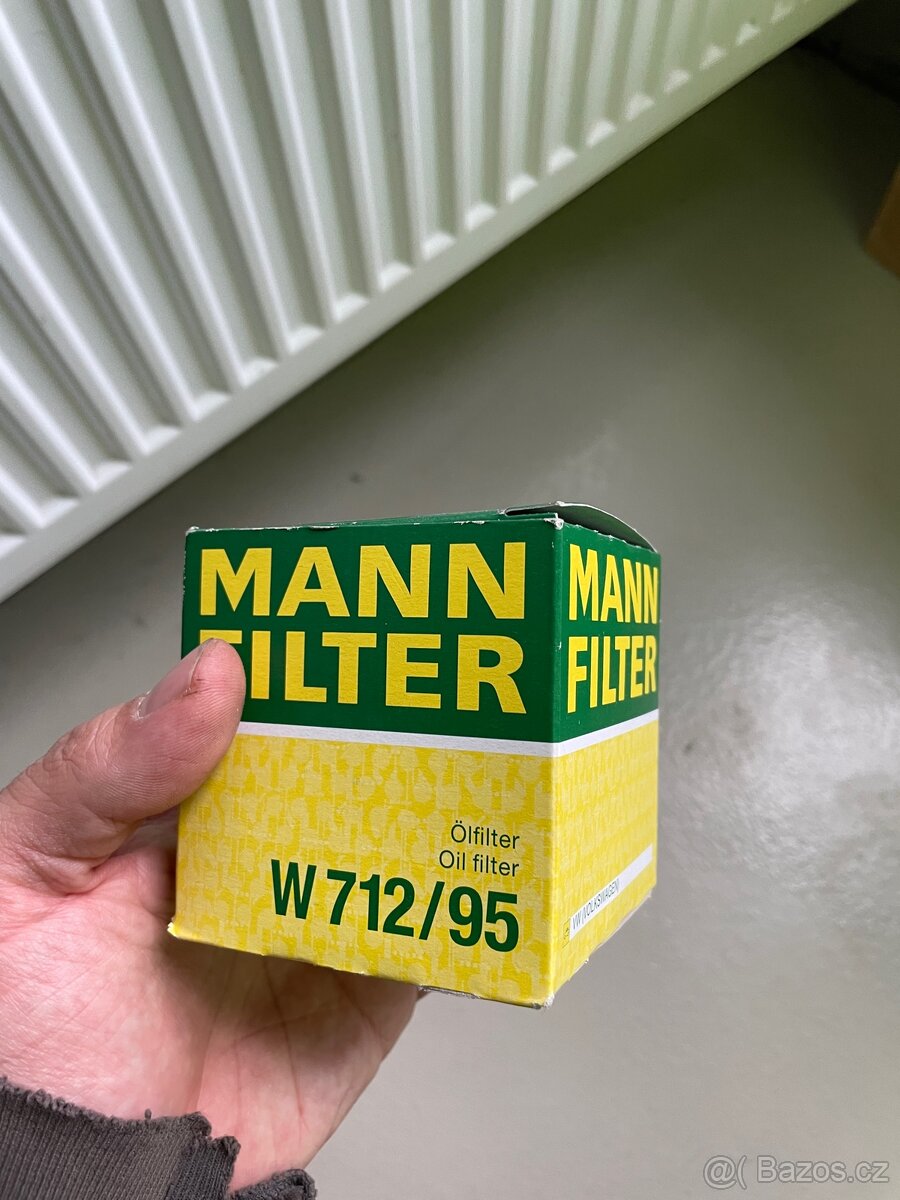 MANN FILTER Olejový filtr W 712/95
