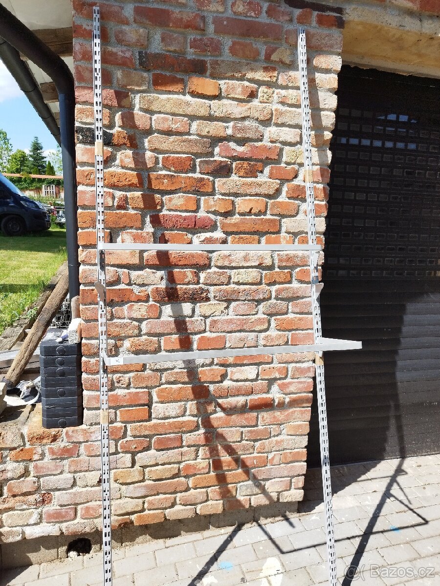 Nástěnný regál krám,sklad,satna