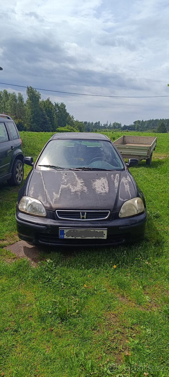 Honda Civic 1,5i LS
