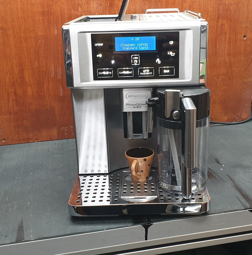 Opravy kávovarů DELONGHI