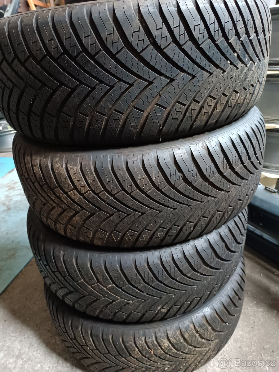 celoroční pneumatiky 215/55 R17