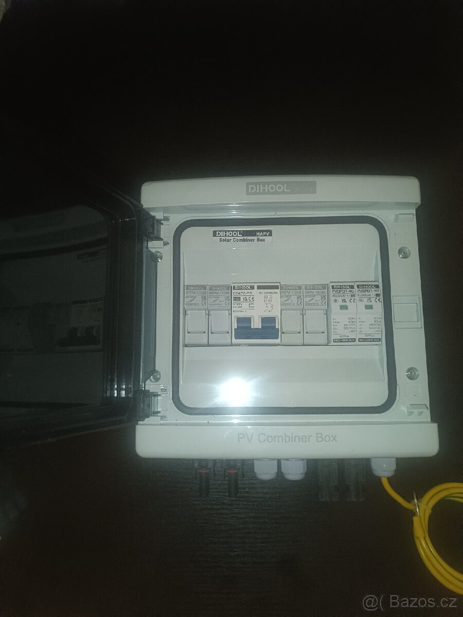 fotovoltaický sběrný box