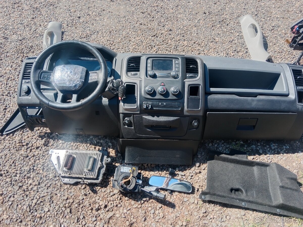 Dodge RAM 1500 5.7 hemi 2010-14