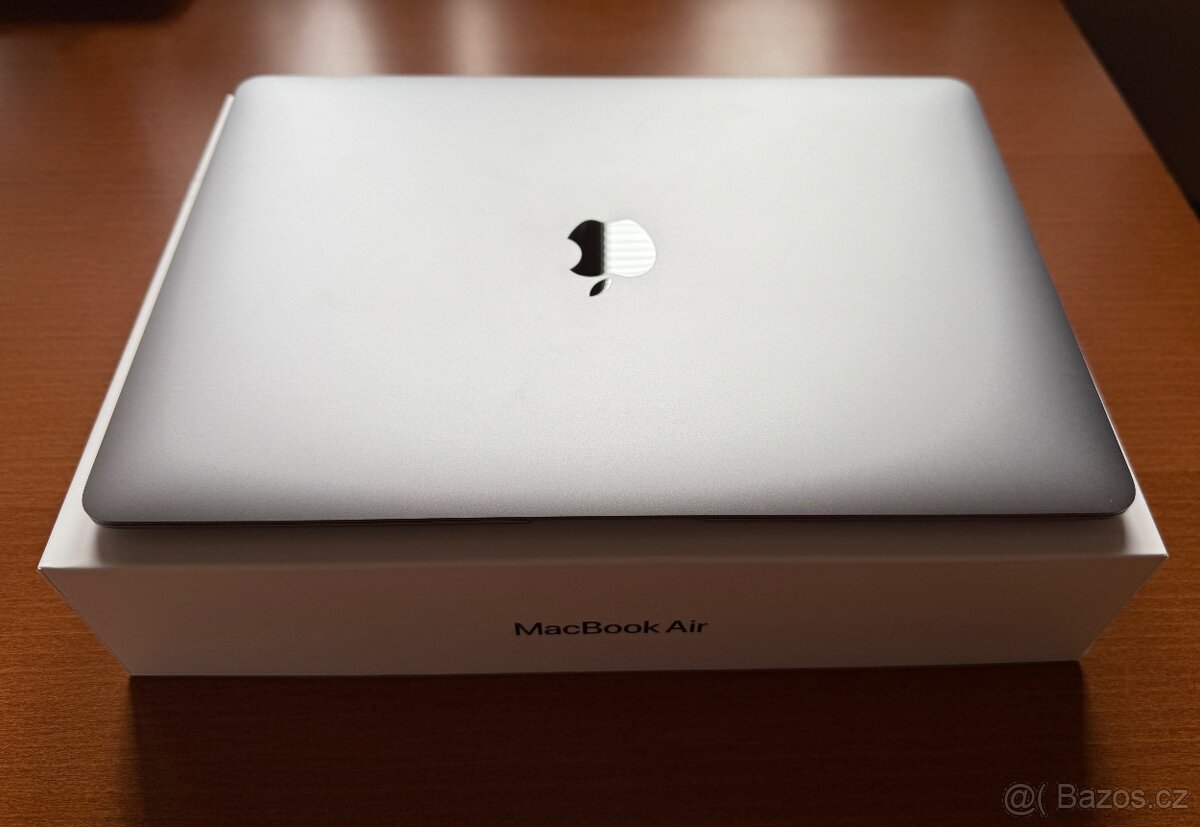 Macbook Air 13" M1 CZ Vesmírně Šedý 2020