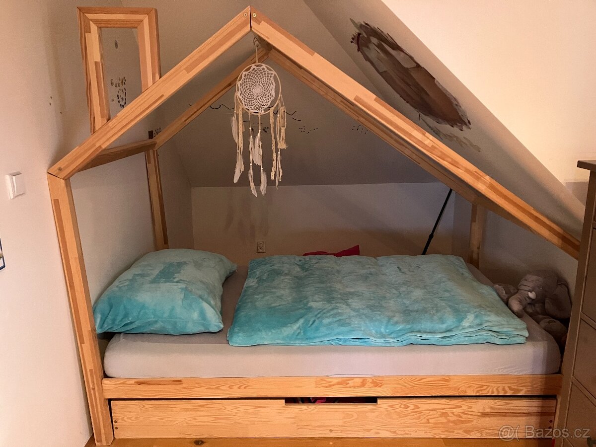 Dětská domečková postel s úložným prostorem