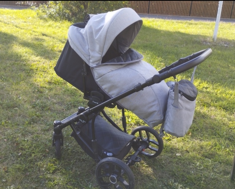 Kočárek 2v1 s nastavitelným směrem jízdy