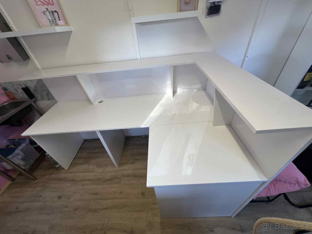 Barový pult - recepce