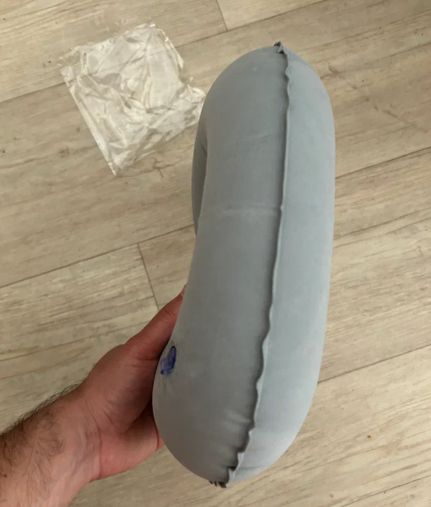 Nafukovací cestovní polštářek za krk