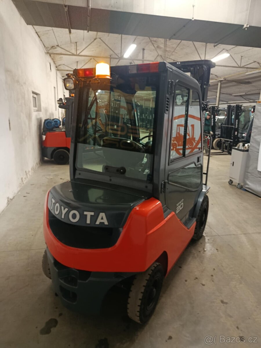 Vysokozdvižný vozík Toyota Diesel 02-8FDF20 pozicioner